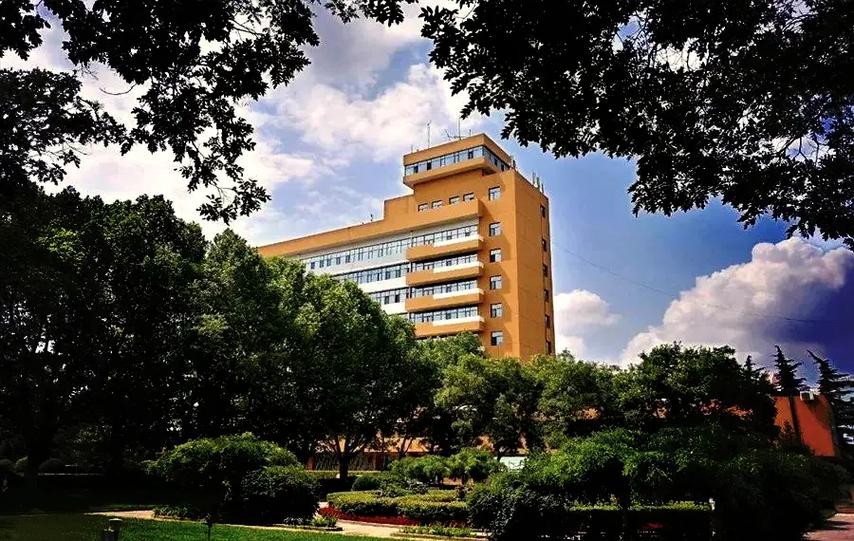 歡迎加入蘭州石化職業(yè)技術(shù)大學(xué)，探索計(jì)算機(jī)軟件技術(shù)開(kāi)發(fā)的無(wú)限可能