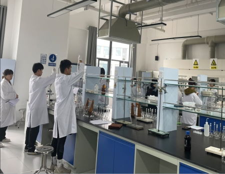 四川化工職業技術學院 化工技術專業的培養高地與實踐搖籃